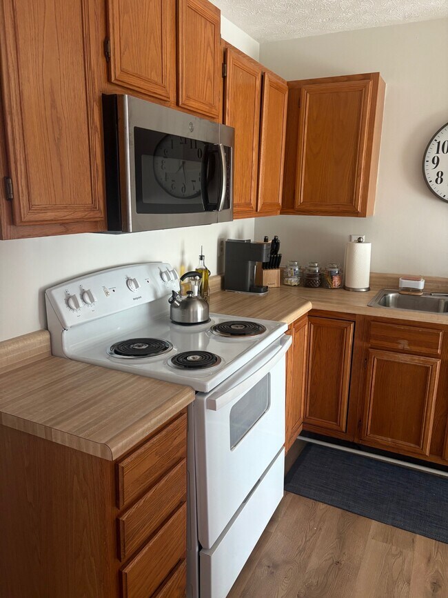 Foto del edificio - 1332 S Hickory Grove Ln