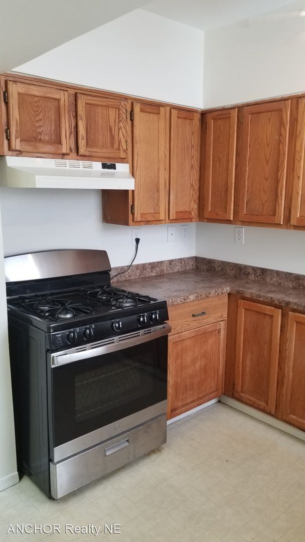 Building Photo - 2 br, 1 bath House - 5211 Glenloch St.
