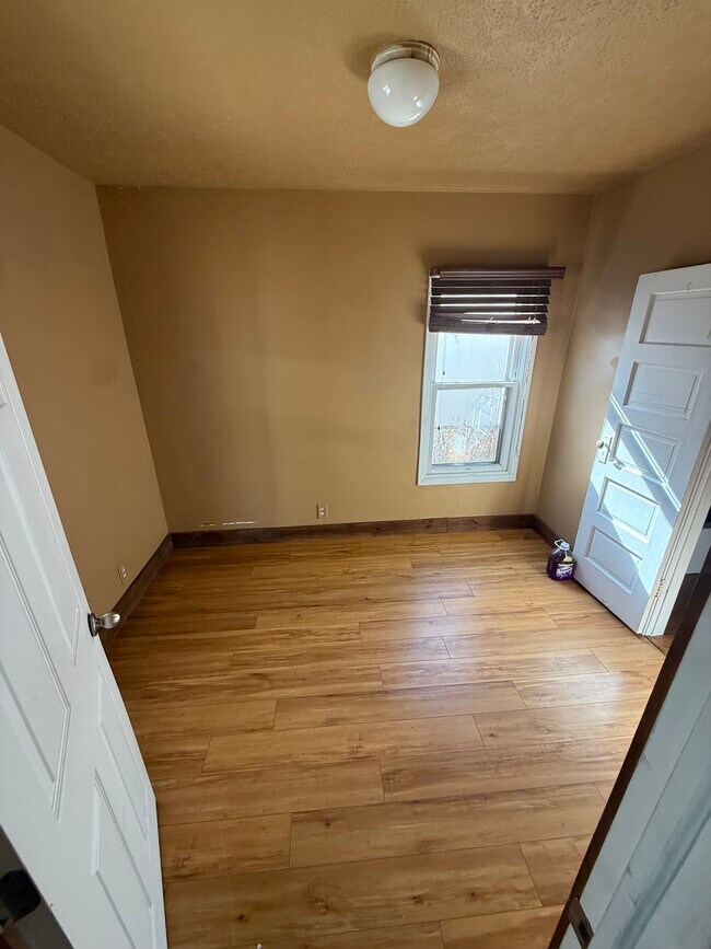 Foto del edificio - 2273 1st St W