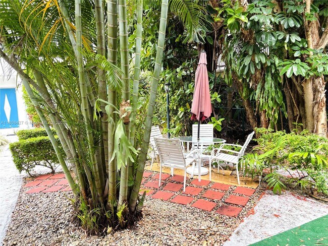 Foto del edificio - 9455 Bay Harbor Terrace