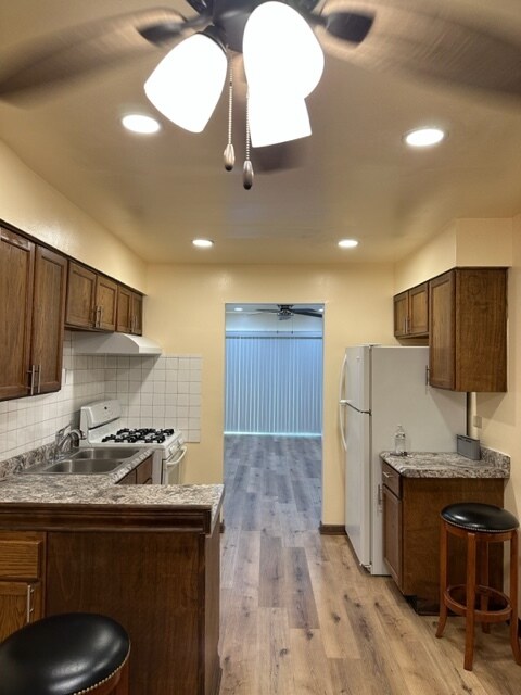Kitchen - 17731 Commercial Ave