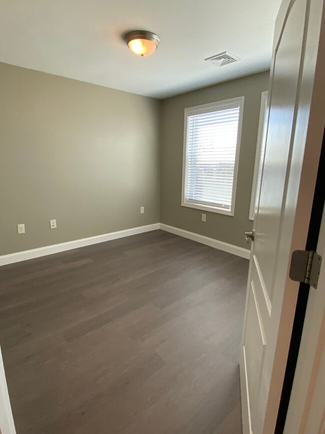 Photo - 540-550-550 Cambridge St Apartment
