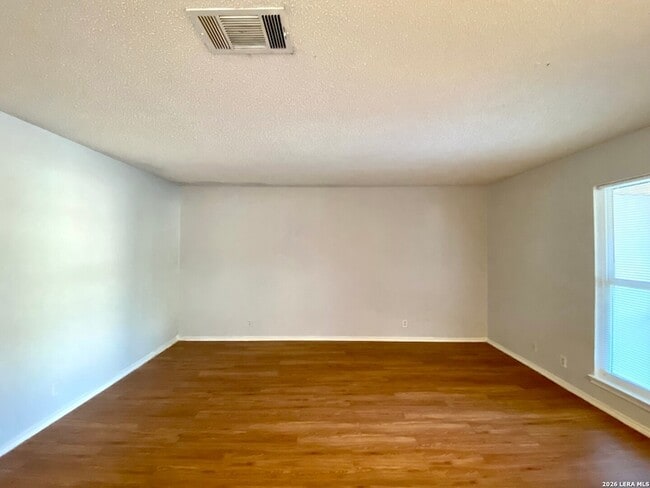 Foto del edificio - 5225 Meadow Field