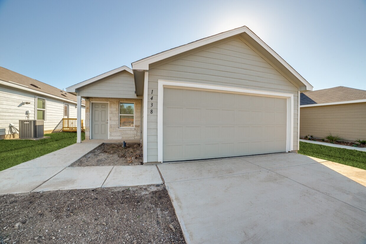 Primary Photo - 1438 Azul Way