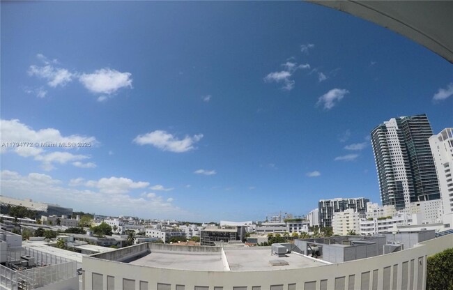 Building Photo - 1800 Collins Ave