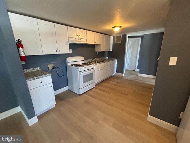 Building Photo - 34 Washington St