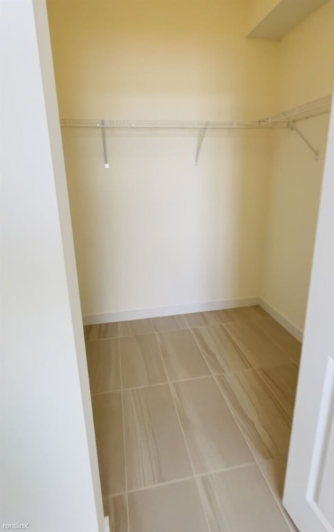 Building Photo - 1 br, 1 bath Condo - 7321 NW 46th St NEW B...