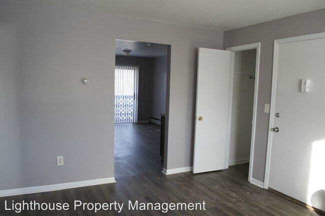 Building Photo - 941 Hardwick Dr SE