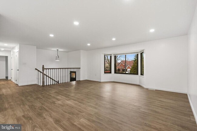 Foto del edificio - 2146 Woodford Rd