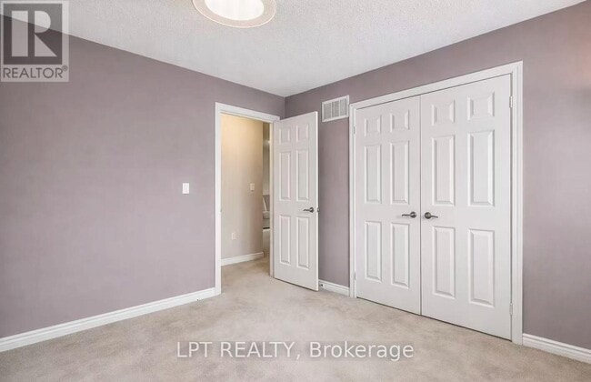 Photo du bâtiment - 84 Lewis Honey Dr