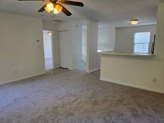 Foto del edificio - Spacious 3-Bedroom Split Level in Durham c...