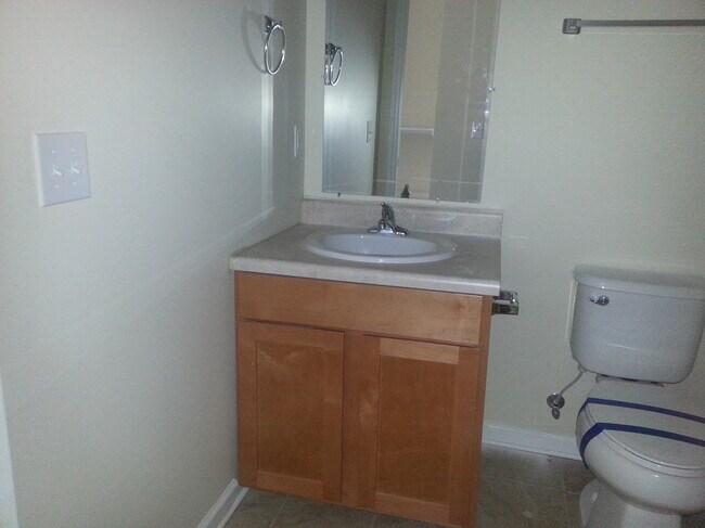 Bathroom - 2208 Catherine Simmons Ave