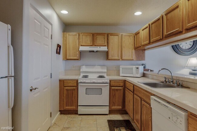 Building Photo - 2 br, 2 bath Condo - 500 Rodeo Rd Apt 520