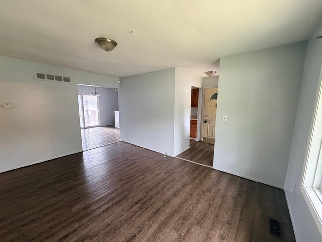 Building Photo - 30058 Halecreek St