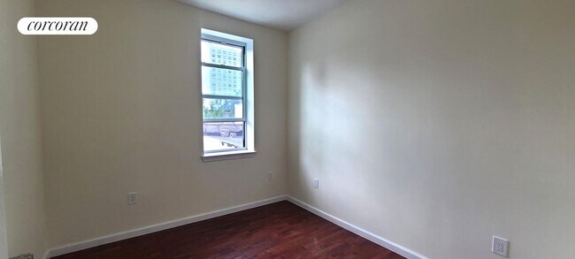 Foto del edificio - 37-34 12th St
