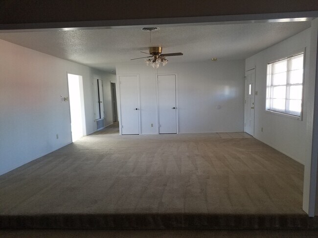 Building Photo - 1802 S Avenue A