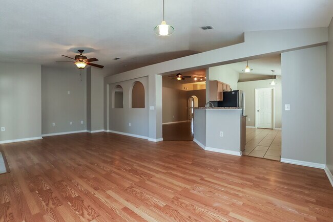 Building Photo - 1106 Soaring Osprey Way