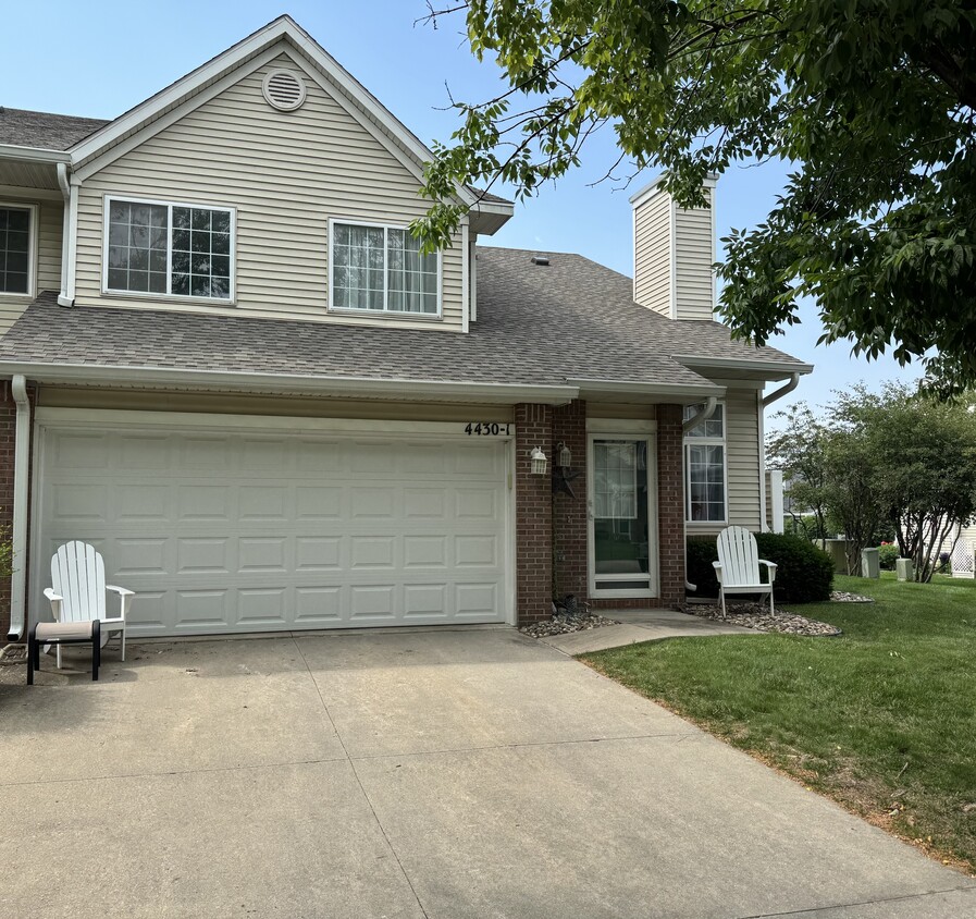 Foto principal - 4430 104th St