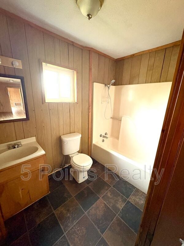 Foto del edificio - 7435 Cycle Ln