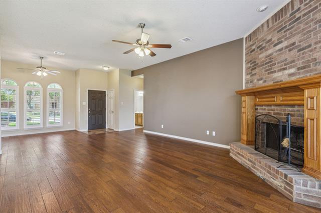 Building Photo - 1529 Summerfield Dr