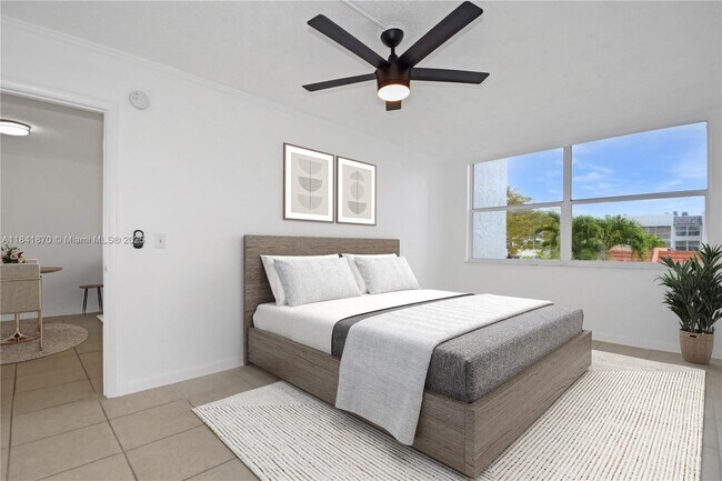Foto del edificio - 6650 Royal Palm Blvd