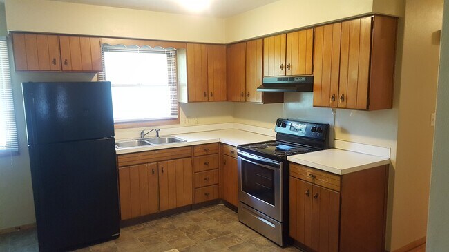 Building Photo - 2112 Melrose Ct