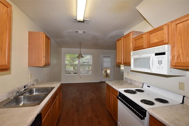 Foto del edificio - 902 Sagewood Trail