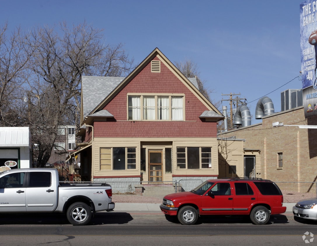Building Photo - 1615 8th Ave