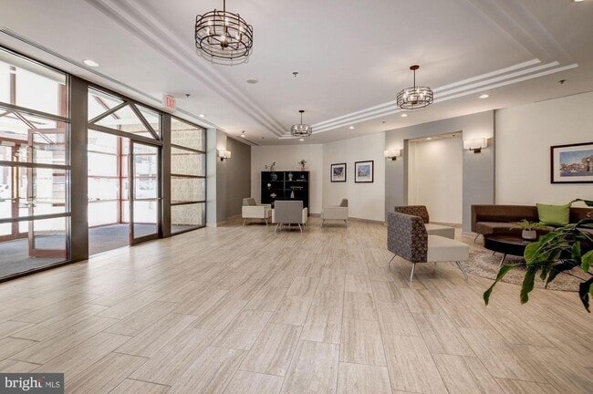 Lobby - sitting area - 24 Courthouse Sq