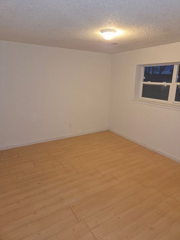 Foto del edificio - 1899 S Mobile St