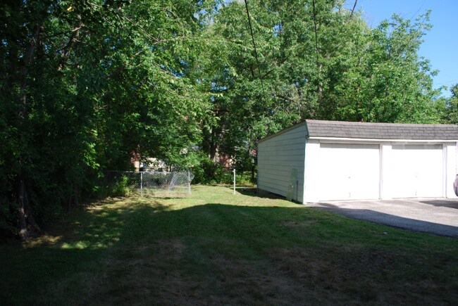 Building Photo - 2363 Ashurst Rd