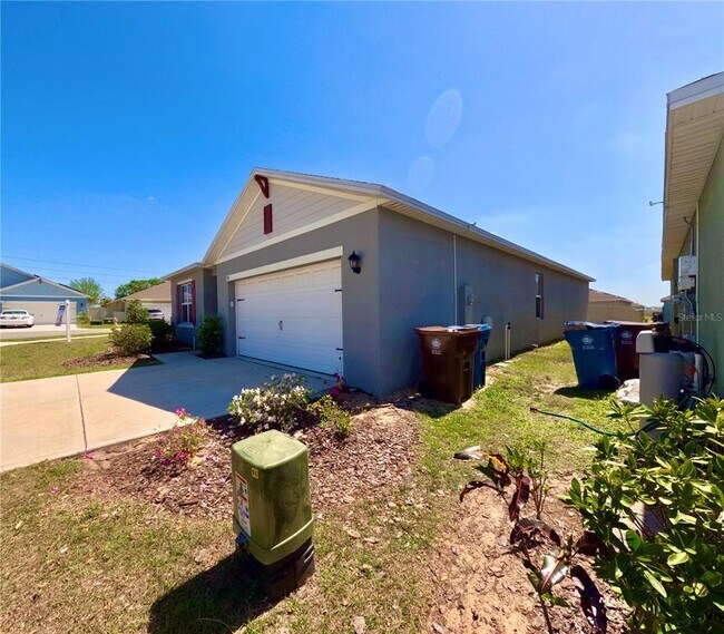 Building Photo - 992 Serchio St