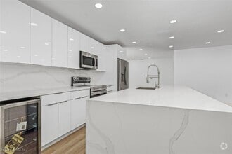 Building Photo - 6043 Birnam Wood Ln