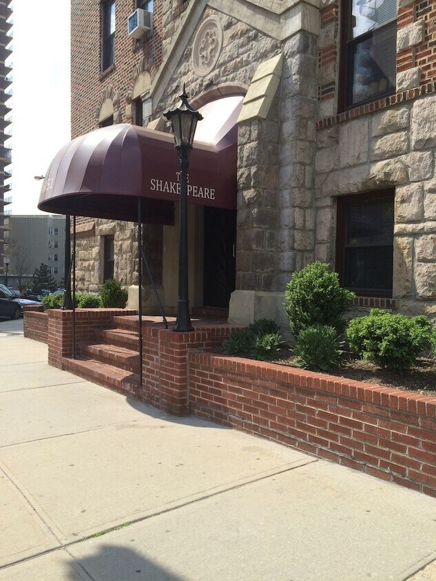 6051 JFK Blvd E, West New York, NJ 07093 Apartments in West New York