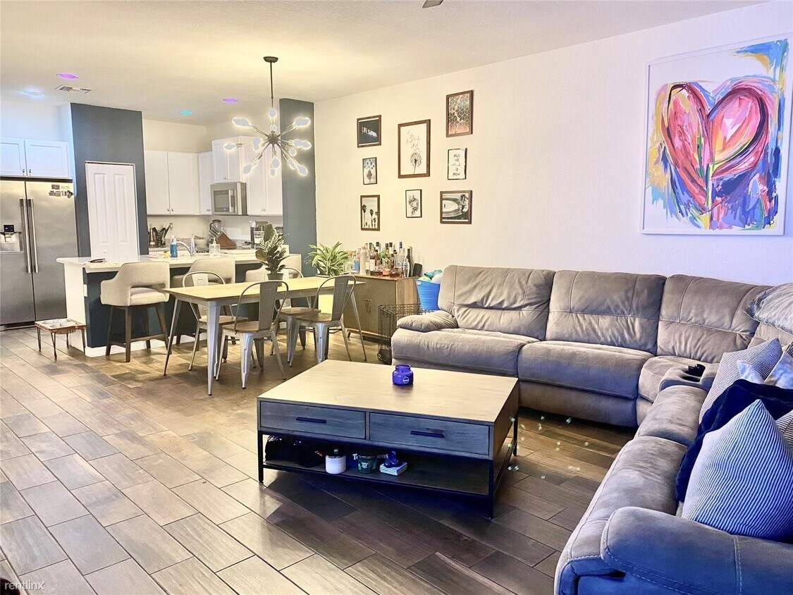 Primary Photo - 3 br, 2.5 bath Townhome - 4218 N Dixie Hwy...