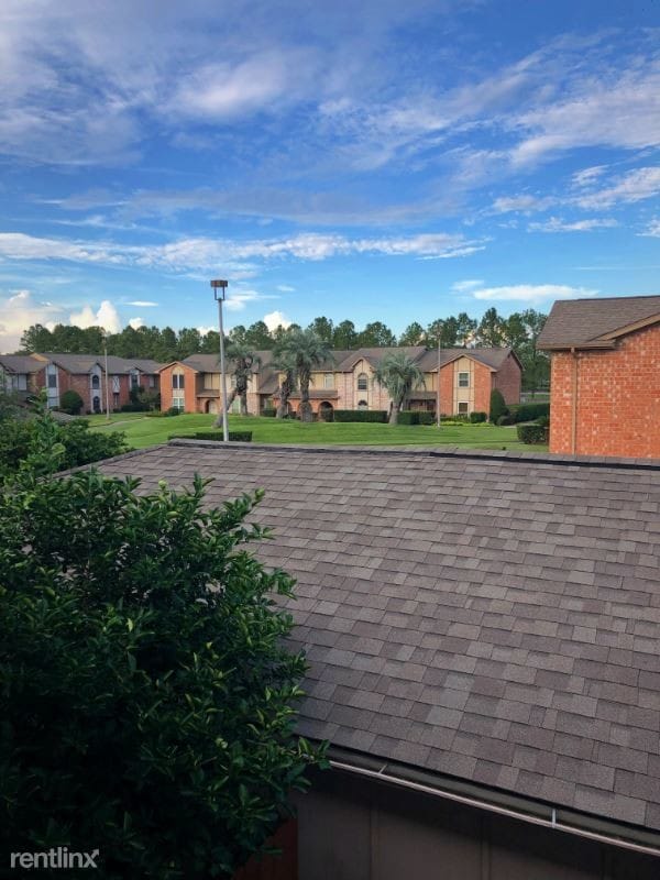 Building Photo - 3 br, 2.5 bath Townhome - 11605 Sabo Road