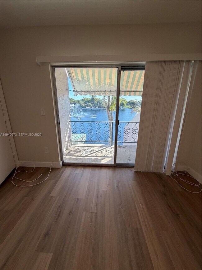 Foto del edificio - 7216 Jacaranda Ln