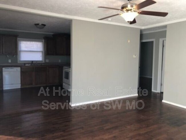 Foto del edificio - 2074 N Columbia Ave