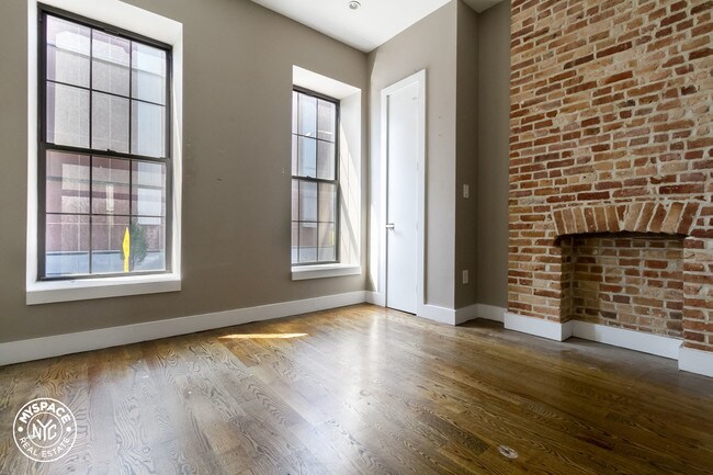 Building Photo - 42 Palmetto St