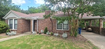 Building Photo - 600 Skyline Dr