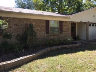 Primary Photo - 3301 Robin Cir