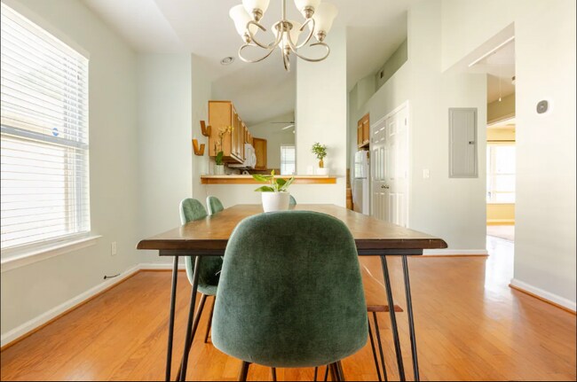 Foto del edificio - 1848 Greenville St