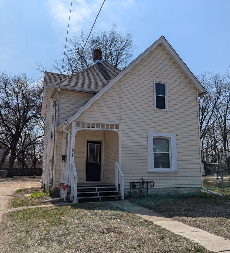 Primary Photo - 1127 22nd Ave