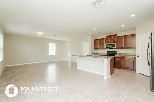 Building Photo - 36125 Stable Wilk Ave