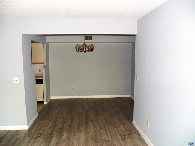 Building Photo - 120 Turtle Creek Rd
