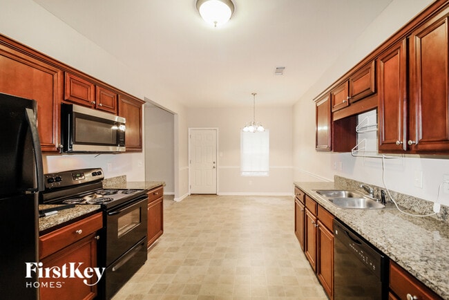Foto del edificio - 5056 Pioneer Pkwy