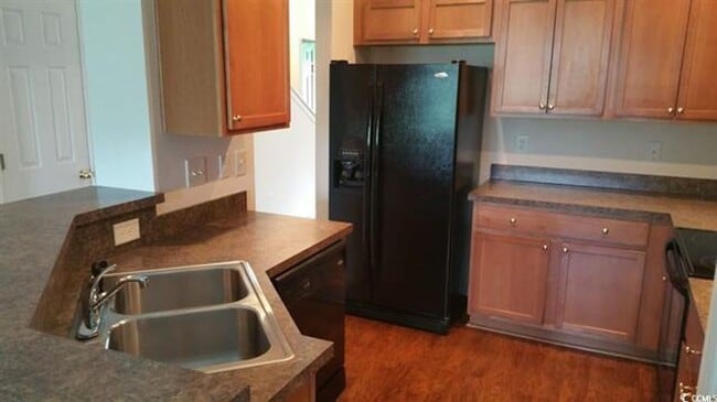 Photo - Roommate wanted 3 Bedroom 3 Bath $900 month!!! House