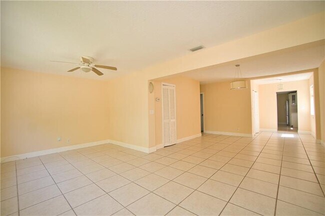 Foto del edificio - 412 SW 13th St