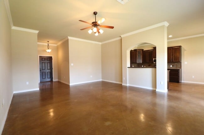 Building Photo - 3101 Stallion Dr