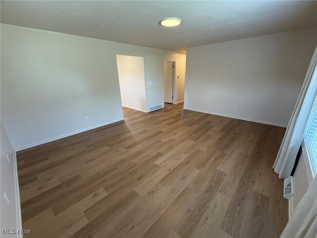 Foto del edificio - 312 Minnich Ave NE